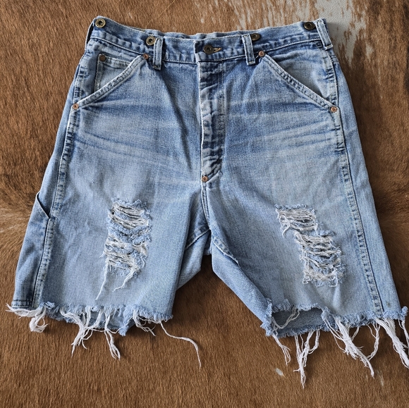 Vintage Lee Blue Distressed Jean Shorts with Fringe Hem - Picture 1 of 4